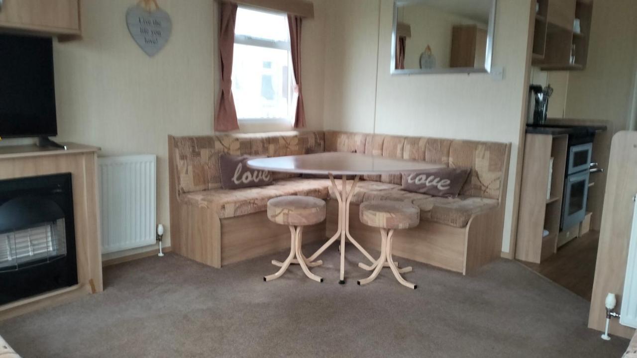 Seascape - Blue Dolphin Holiday Park Gristhorpe 외부 사진